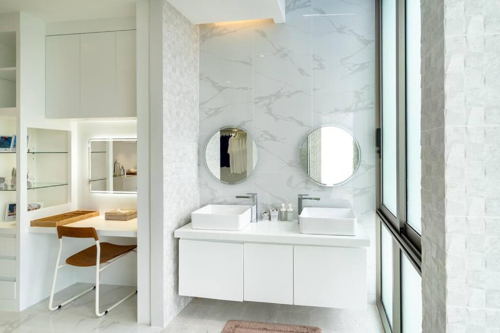 The Residence By Andaman Villa Phuket Exterior photo